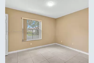 7249 NW 1st Mnr, Plantation, FL 33317 - Photo 15