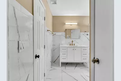 7249 NW 1st Mnr, Plantation, FL 33317 - Photo 29