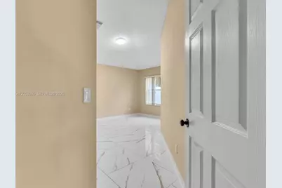 7249 NW 1st Mnr, Plantation, FL 33317 - Photo 23