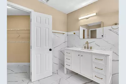 7249 NW 1st Mnr, Plantation, FL 33317 - Photo 31