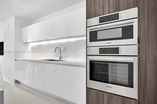 851 NE 1st Ave, Miami, FL 33132 - Photo 9