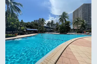 19390 Collins Av #417, Sunny Isles Beach, FL 33160 - Photo 13