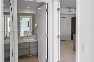 1080 Brickell Ave, Miami, FL 33131 - Photo 29