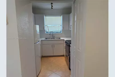 2120-2122 Thomas St #2122, Hollywood, FL 33020 - Photo 3