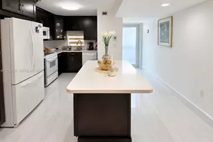 8990 S Hollybrook Blvd, Pembroke Pines, FL 33025 - Photo 1