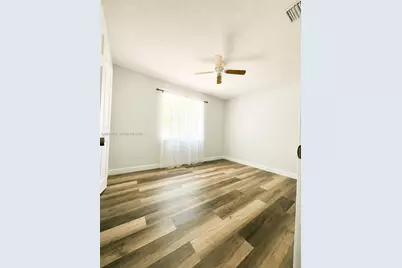 96 SE Norfolk Blvd, Stuart, FL 34997 - Photo 11