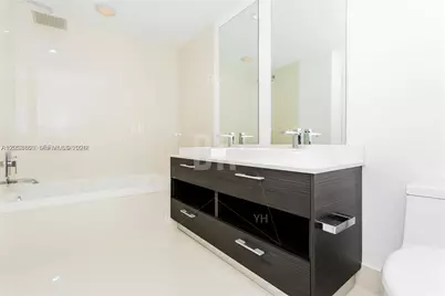 55 SW 9th St #1104, Miami, FL 33130 - Photo 3