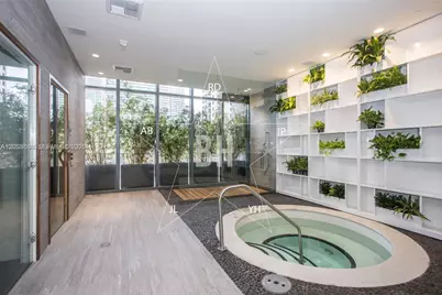 55 SW 9th St #1104, Miami, FL 33130 - Photo 9