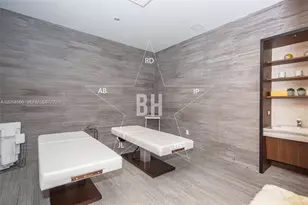 55 SW 9th St, Miami, FL 33130 - Photo 11