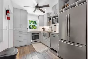 821 84th St, Miami Beach, FL 33141 - Photo 9