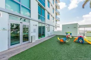 92 SW 3rd St, Miami, FL 33130 - Photo 27