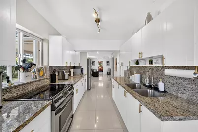 10141 SW 46th St, Miami, FL 33165 - Photo 15