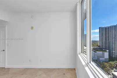 315 NE 3rd Ave #1805, Fort Lauderdale, FL 33301 - Photo 17