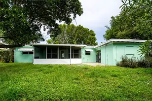 1427 Crest Dr, Lake Worth, FL 33461 - Photo 21