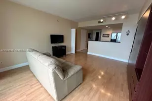 325 S Biscayne Blvd, Miami, FL 33131 - Photo 13