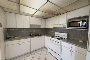 881 E 14th St, Hialeah, FL 33010 - Photo 13