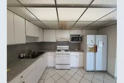 881 E 14th St, Hialeah, FL 33010 - Photo 11