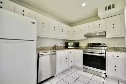 10447 SW 108th Ave #270, Miami, FL 33176 - Photo 5