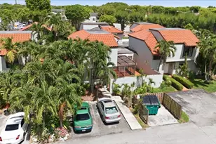 10339 NW 9th St Cir, Miami, FL 33172 - Photo 1