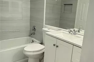 18304 NW 68th Ave, Hialeah, FL 33015 - Photo 7