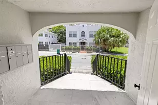 417 NE 26th St, Miami, FL 33137 - Photo 3