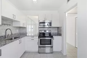 2200 Park Ln, Hollywood, FL 33021 - Photo 11