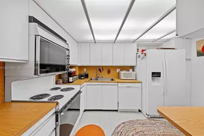 4000 Towerside Ter #1210, Miami, FL 33138 - Photo 11