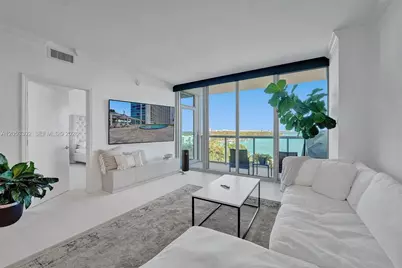 601 NE 36th St #811, Miami, FL 33137 - Photo 3