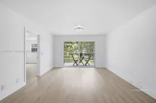 1351 SW 125th Ave, Pembroke Pines, FL 33027 - Photo 9