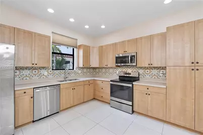 20914 NW 1st Dr, Pembroke Pines, FL 33029 - Photo 3
