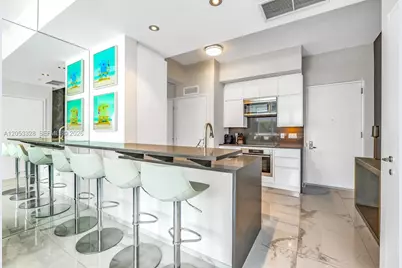 50 S Pointe Dr #510, Miami Beach, FL 33139 - Photo 5