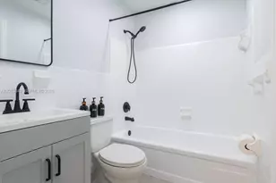 605 SW 14th Terrace, Fort Lauderdale, FL 33312 - Photo 3