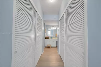 5001 Collins Ave #4E, Miami Beach, FL 33140 - Photo 13