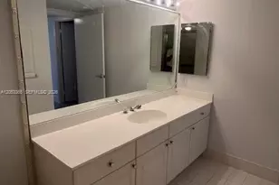 3600 Yacht Club Dr, Aventura, FL 33180 - Photo 13