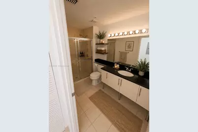 31 SE 5th St #3619, Miami, FL 33131 - Photo 9