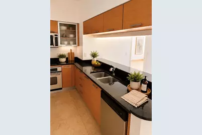 31 SE 5th St #3619, Miami, FL 33131 - Photo 3