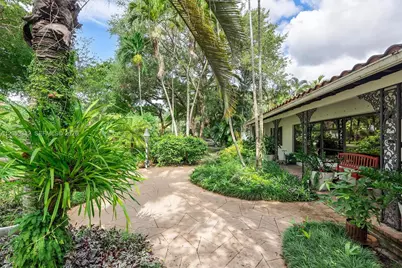 275 NE 94th St, Miami Shores, FL 33138 - Photo 15