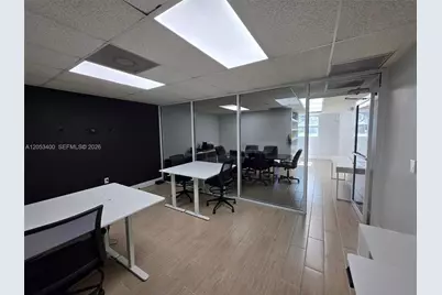 8555 NW 29th St, Doral, FL 33122 - Photo 9