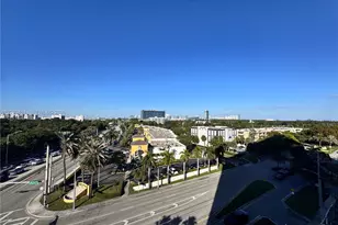 13499 Biscayne Blvd, North Miami, FL 33181 - Photo 23