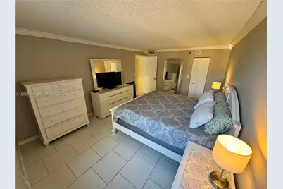 2625 Collins Ave #320, Miami Beach, FL 33140 - Photo 7
