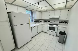 2625 Collins Ave, Miami Beach, FL 33140 - Photo 3