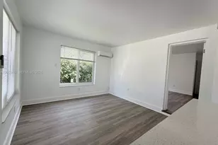 520 SW 5th St, Hallandale Beach, FL 33009 - Photo 9
