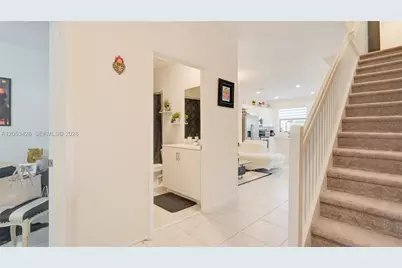 953 NE 211th St, Miami, FL 33179 - Photo 21