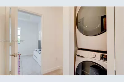 953 NE 211th St, Miami, FL 33179 - Photo 29