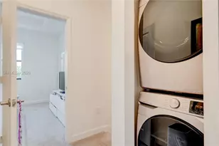 953 NE 211th St, Miami, FL 33179 - Photo 29