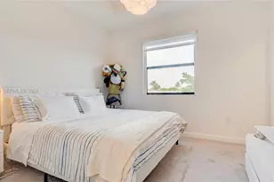 953 NE 211th St, Miami, FL 33179 - Photo 23