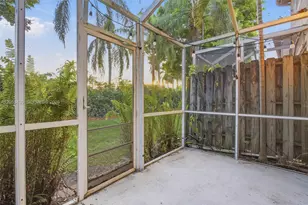 2066 Madeira Dr, Weston, FL 33327 - Photo 11