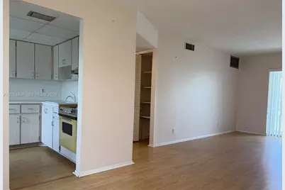 2131 NE 1st Ct #103, Boynton Beach, FL 33435 - Photo 15