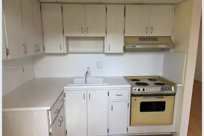 2131 NE 1st Ct #103, Boynton Beach, FL 33435 - Photo 17
