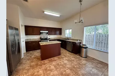 2342 SE 16th Ter, Homestead, FL 33035 - Photo 3